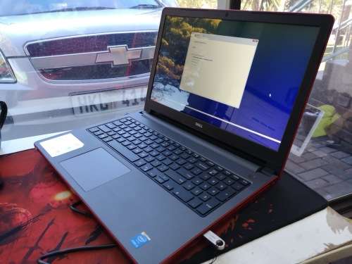 **limited edition**DELL INSPIRON 5558*i5-5200U*4gb RAM*1000GB HDD*METALLIC RED*WAVES